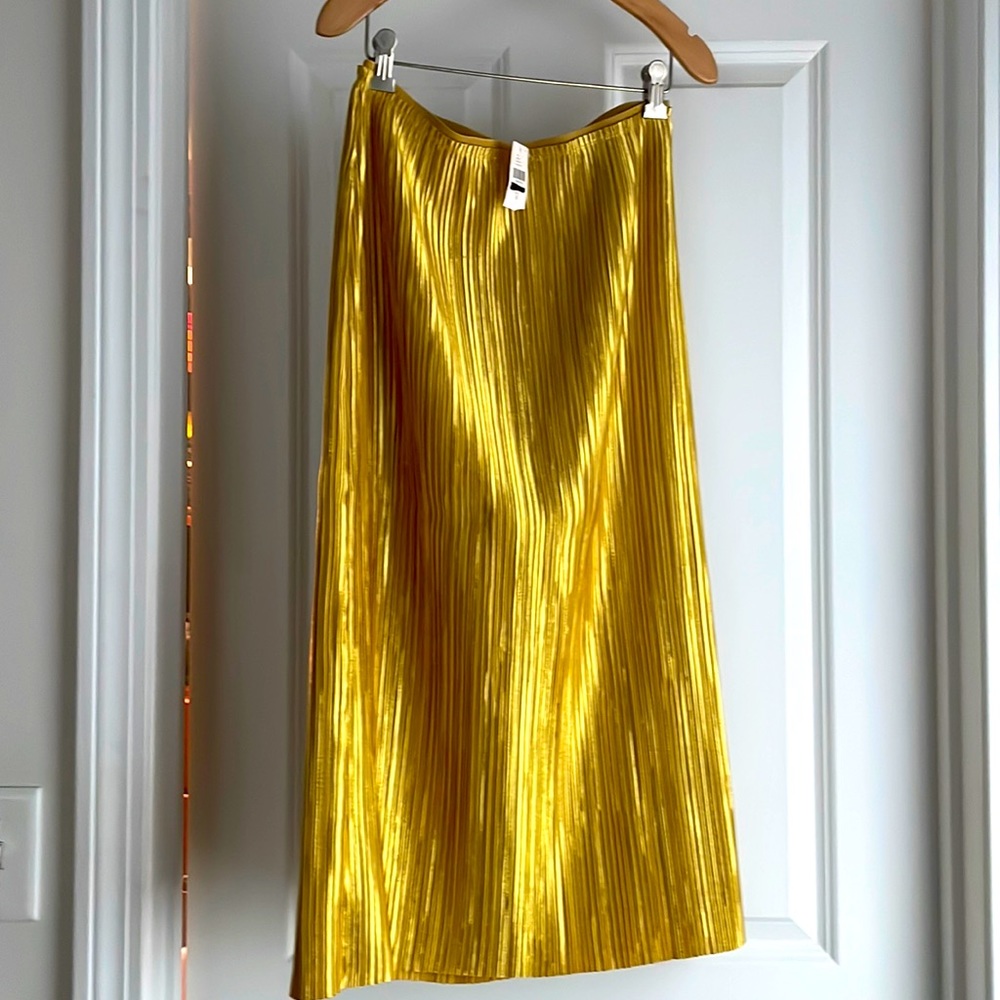 Anthropologie gold pleated midi skirt size 8 . Brand new with tag